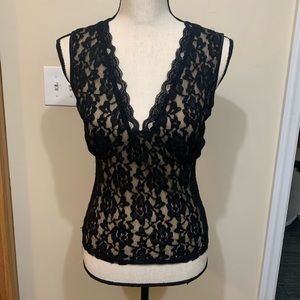 Moda international lace top